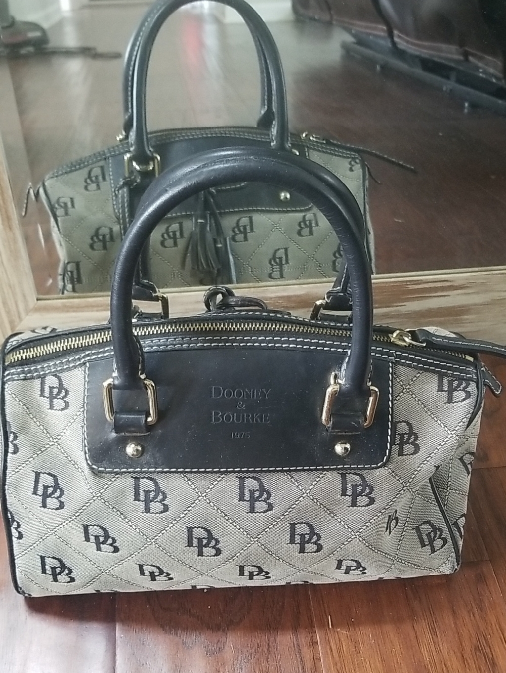 Sale! Classic Dooney & Bourke Vintage Domed Tassel Mini Satchel - Picture 10 of 10